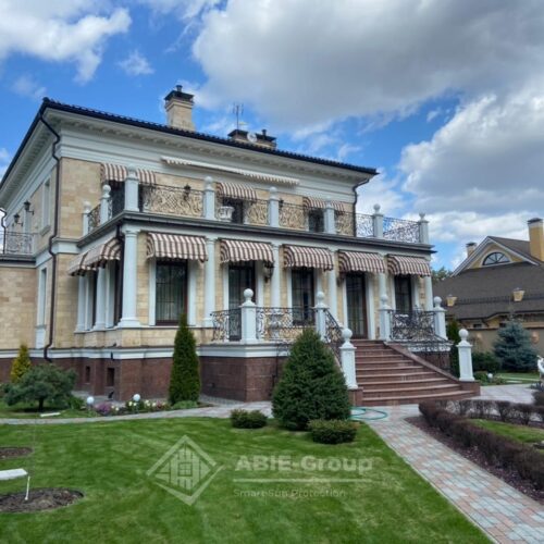 Фотографии выполненных работ компании «ABIE-GROUP» Корзинных маркиз для загородного дома.
